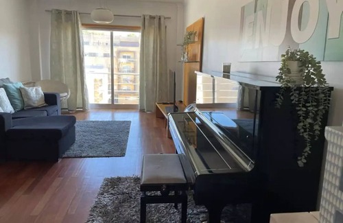 Campo e Sobrado Apartment | Espaçoso T3 com terraço e churrasqueira