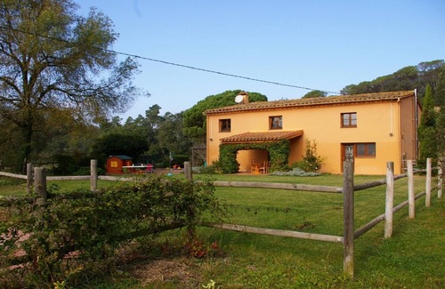 Riudarenes House | Espai Rural La Fàbrega, swimming pool, free wifi, barbecue, ideal families.