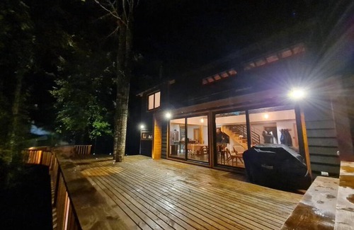 Neltume House | Espectacular y Amplia Casa en Reserva Huilo Huilo