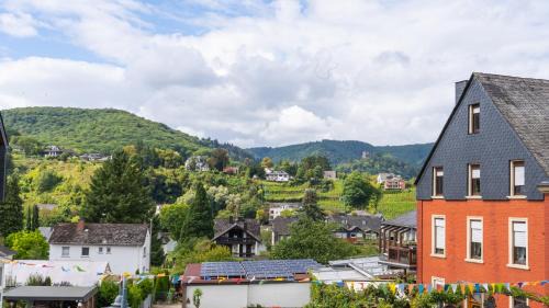 Bullay Apartment | Esperanza-Fewo Bullay an der Mosel , zentral gelegen, gemütlich, mit schöner Aussicht