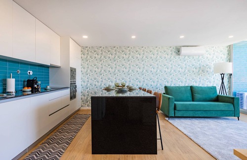 Espinho Apartment | Espinho Sunny Vibes & Balcony with Pool