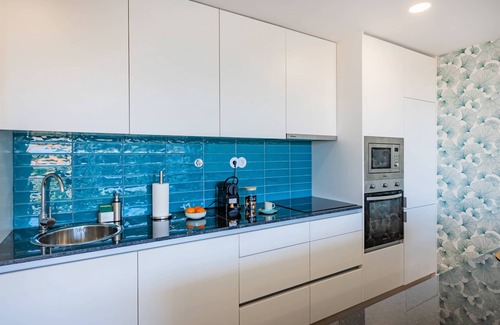 Espinho Apartment | Espinho Sunny Vibes & Balcony with Pool
