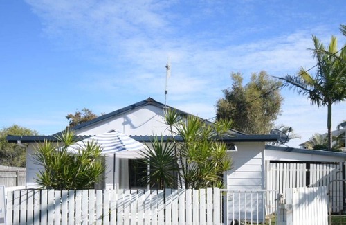 Woodgate House | Esplanade Beach House!