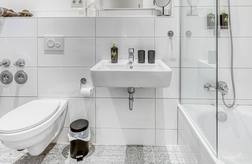 Stadtkern Apartment | Essen Kibbelstr | Suite XL + Sofa Bed + Balcony