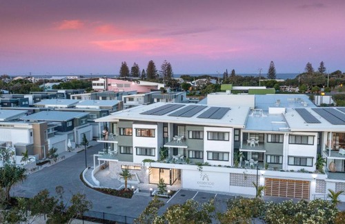 Peregian Beach House | Essence Peregian Beach Resort - Saltbush 5 Bedroom Luxury Home