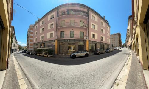 Potenza House | ESSENTIAL ROOM & PARKING in Centro Città con Parcheggio Privato e WIFI