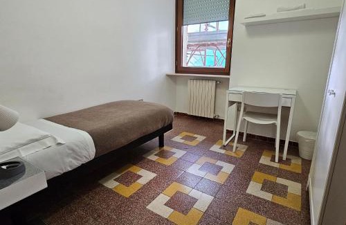 Potenza House | ESSENTIAL ROOM & PARKING in Centro Città con Parcheggio Privato e WIFI