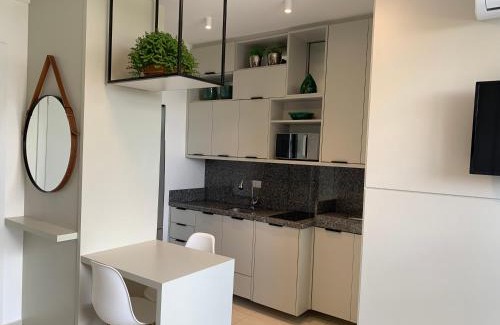 Mossungue Apartment | Estúdio Lindíssimo com Varanda!