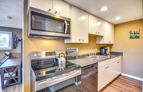Estacada House | Estacada Home - Near Milo McIver State Park!