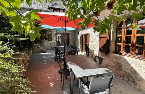 Le Nayrac Villa | Estaing 10mn Pierre and Lauze, Exposed timbers, calm, Lot, hilly, Forests