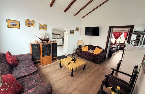Huayna-Capac Apartment | Estancia El Capulí: A home in Cuenca to relax with your family and/or couple.