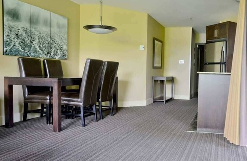 Regional District of Nanaimo Condo | Estuary Escape - 2BDRM - Full Kitchen