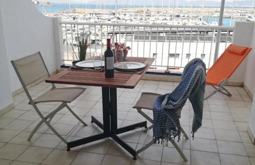 L'Escala Apartment | Estudi Nàutic port La Clota