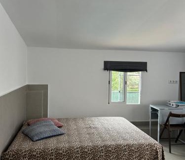 Santa Eulalia de Roncana House | Estudio independiente a 30 min de Barcelona