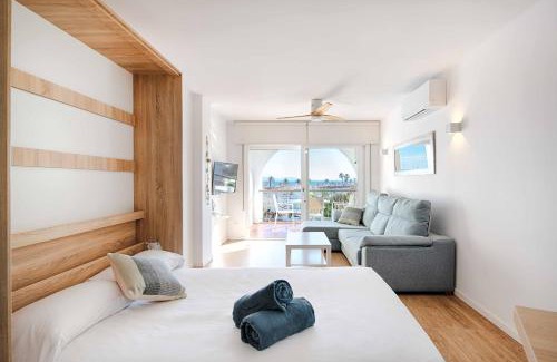 Empuriabrava Apartment | Estudio moderno con terraza y vistas al Mar