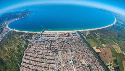 Empuriabrava Apartment | Estudio moderno con terraza y vistas al Mar