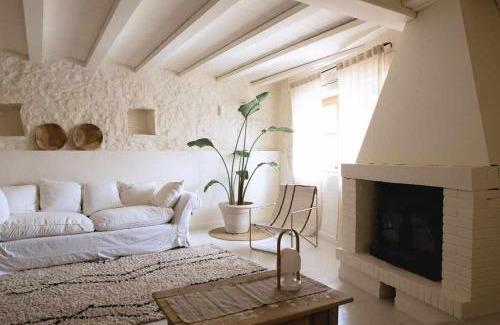 Sant Jordi Desvalls Apartment | Estudio Niu Lohodihomes