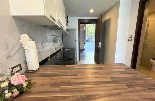 Patong Apartment | ET205 Convenient Patong studio, Condo with pool