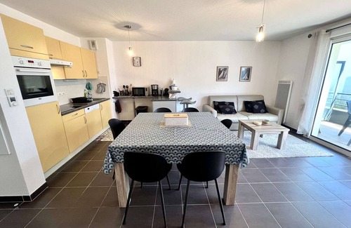Etel Apartment | Étel: 2-Room Apt with South Terrace, Parking & Small Dog Welcome