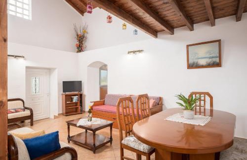 Pythagorio Apartment | Ether Farmhouse