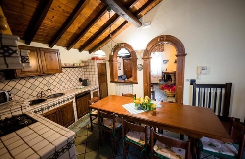 Rovittello House | Etna Nina's home.