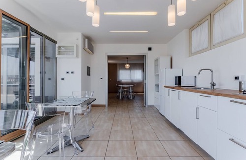Monte Po-Nesima-San Leone-Rapisardi Apartment | Etna View Superior Flat with Terrace and Jacuzzi
