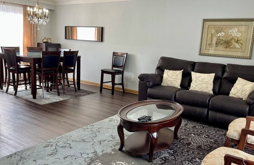 Richview House | Etobicoke House close to Airport and other Amenities