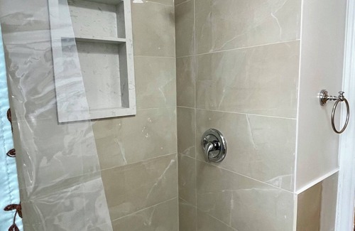 Richview House | Etobicoke House close to Airport and other Amenities