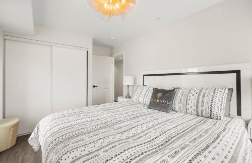 Long Branch Apartment | Etobicoke Townhouse Minutes Away from Waterfront
