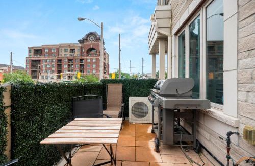 Long Branch Apartment | Etobicoke Townhouse Minutes Away from Waterfront
