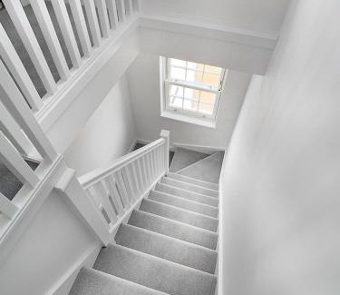 Windsor Apartment | Eton, Windsor - 2 Bedroom Second Floor Apartment - With Parking
