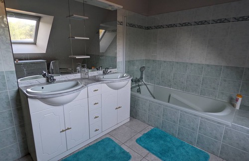 Saint-Nicolas-de-Redon Bed & Breakfast | Etriel's room, a green and calm setting in the immediate vicinity of Redon