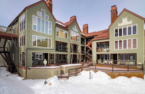 Telluride House | Etta Place 5 by Avantstay Ski In/Ski Out Unit w/Views of the Valley!