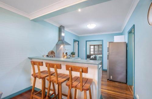 Mount Gravatt East House | 'Eucalypt Cottage' A Tranquil Family Hideaway