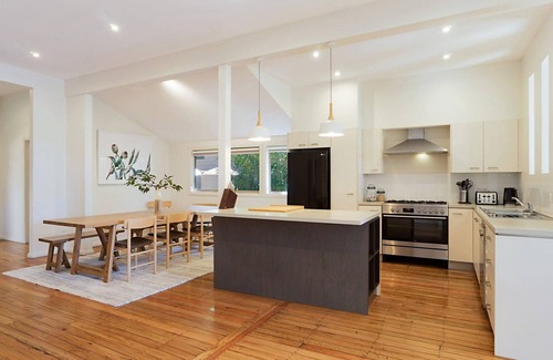 Killcare House | 'Eucalyptus Beach House' by Accom Holidays