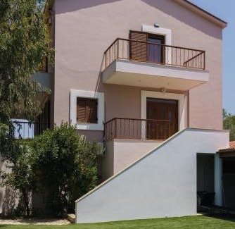 Monopari Villa | Eucalyptus Villa