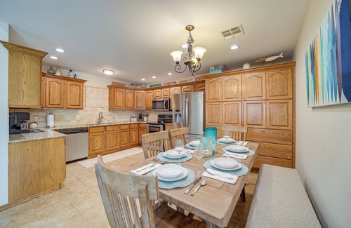 Eufaula House | Eufaula Oasis w/Screened Porch: Unwind in Style!