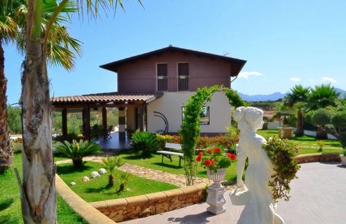 Balestrate Villa | EUGENIO VILLA WITH PRIVATE POOL