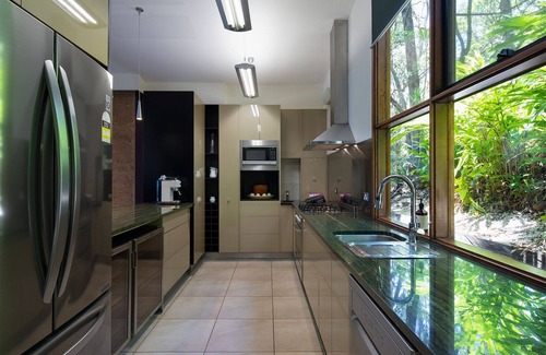Weyba Downs Apartment | Eumarella Shores Noosa Lake Retreat
