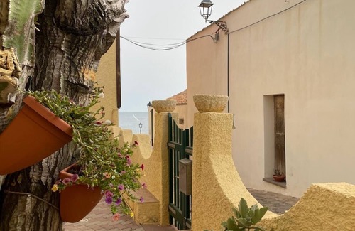Portoscuso House | Euphorbia House