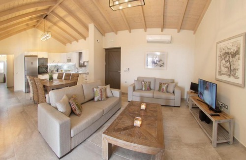 Manganos Villa | Euphoria Retreat