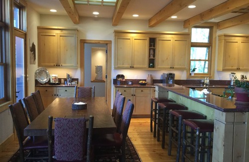 Mountain Village House | EUREKA!LUXURIOUS HOME,BIG VIEWS,SKI IN SKI OUT,.BEDDING OPTIONS TO SUIT FAMILIES