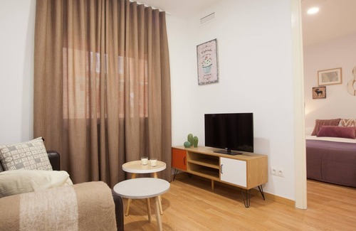 El Port Apartment | Europa Fira Apartment 14