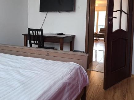 Tomaszow Mazowiecki Hostel | EUROPA22 "Hostel - prywatne 3 pokoje" lub "Apartament cały z 3 pokojami" - CENTRUM MIASTA Szybkie i Łatwe Zameldowanie