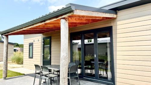 Municipality of Hellevoetsluis Ski Chalet | EuroParcs Poort van Zeeland