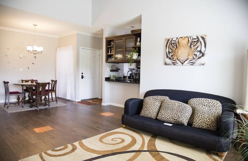 Far North Dallas Condo | EUROPEAN STYLE wonderful 1BR+Office fully updated condo with GREAT location