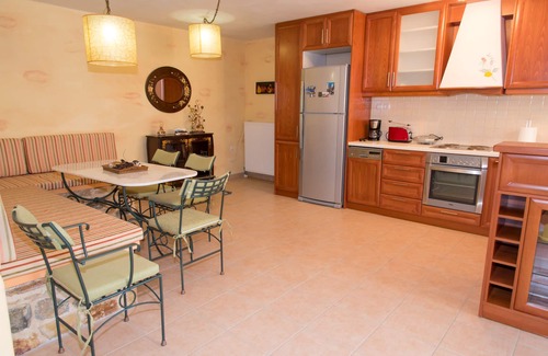 Lakkion House | Eutopia, Seaside Heaven. 2BR house with a magnificent garden near the beach.