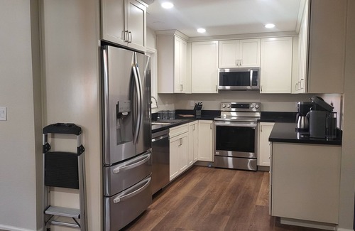 San Ramon House | EV Charger, High-speed Internet, 3 Br 2 Bth stylish Dublin remodeled townhome.