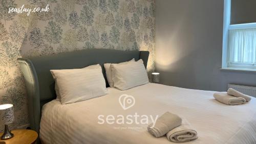 Broadstairs Apartment | Eva's Sea View 2 Bed 2 Bath Parking