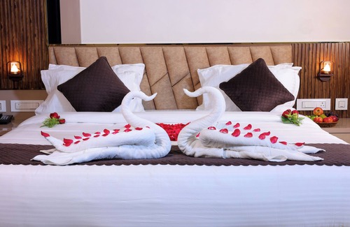Kunchithanny Resort | EVAARA RESORT